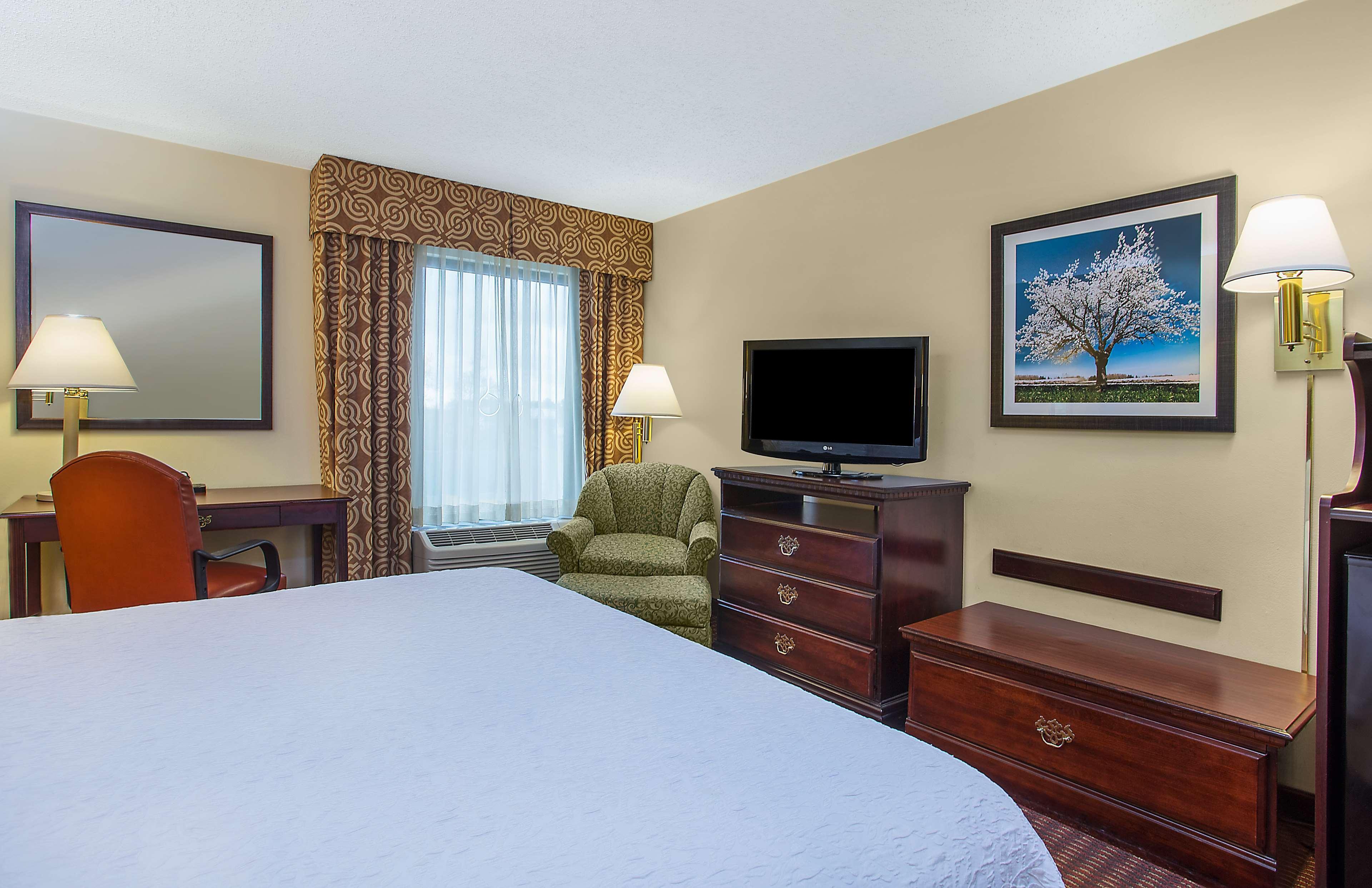 Hampton Inn Коньєрс Екстер'єр фото