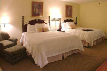 Hampton Inn Коньєрс Номер фото