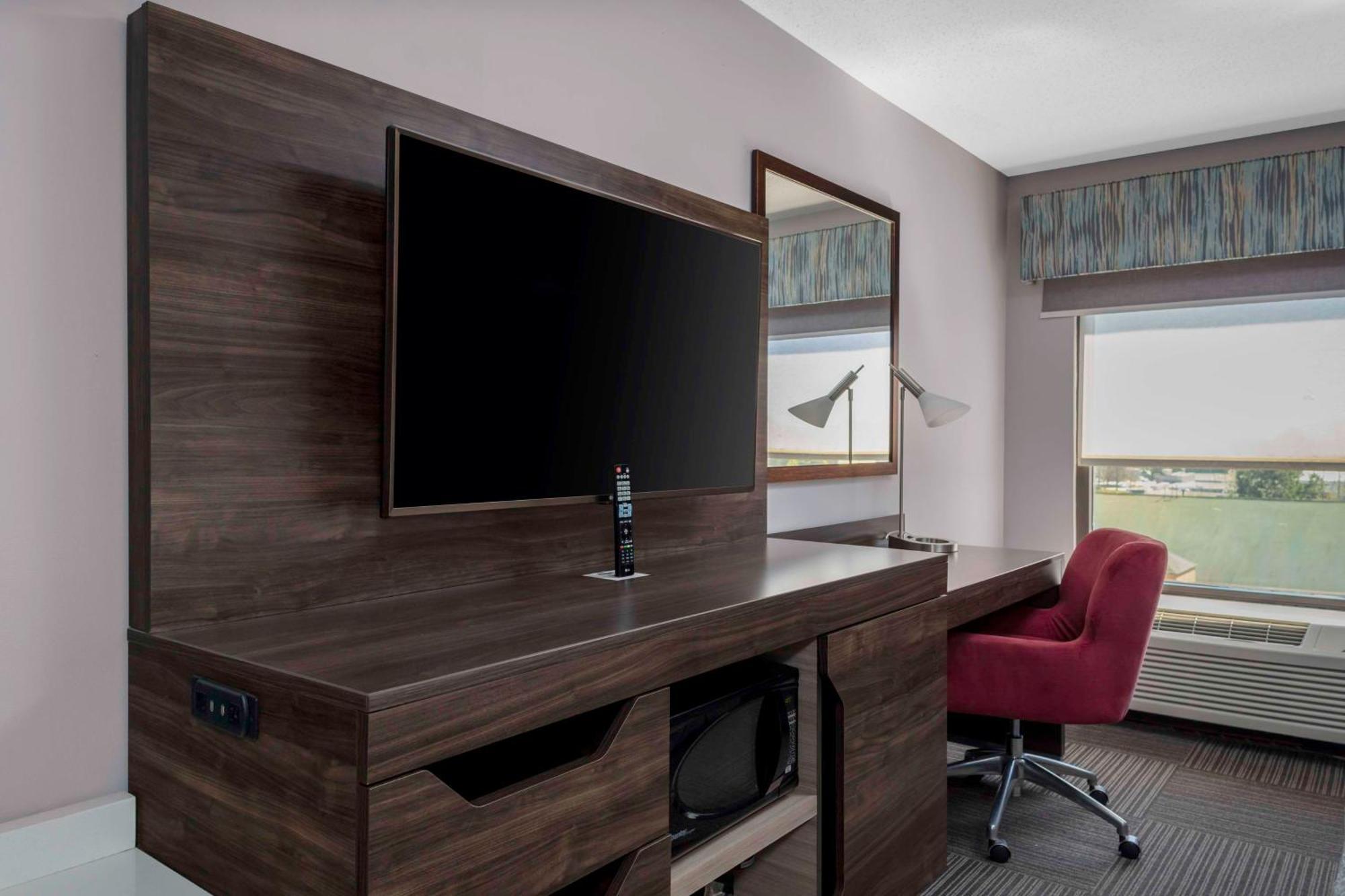 Hampton Inn Коньєрс Екстер'єр фото