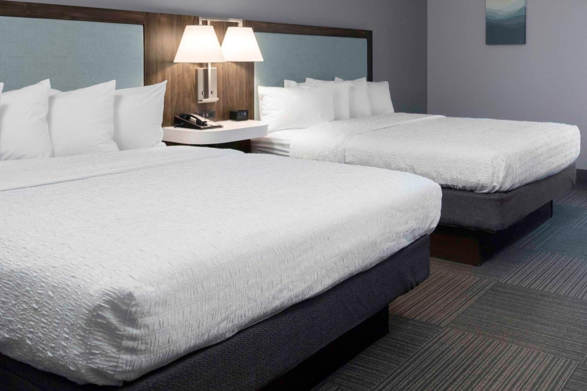 Hampton Inn Коньєрс Екстер'єр фото