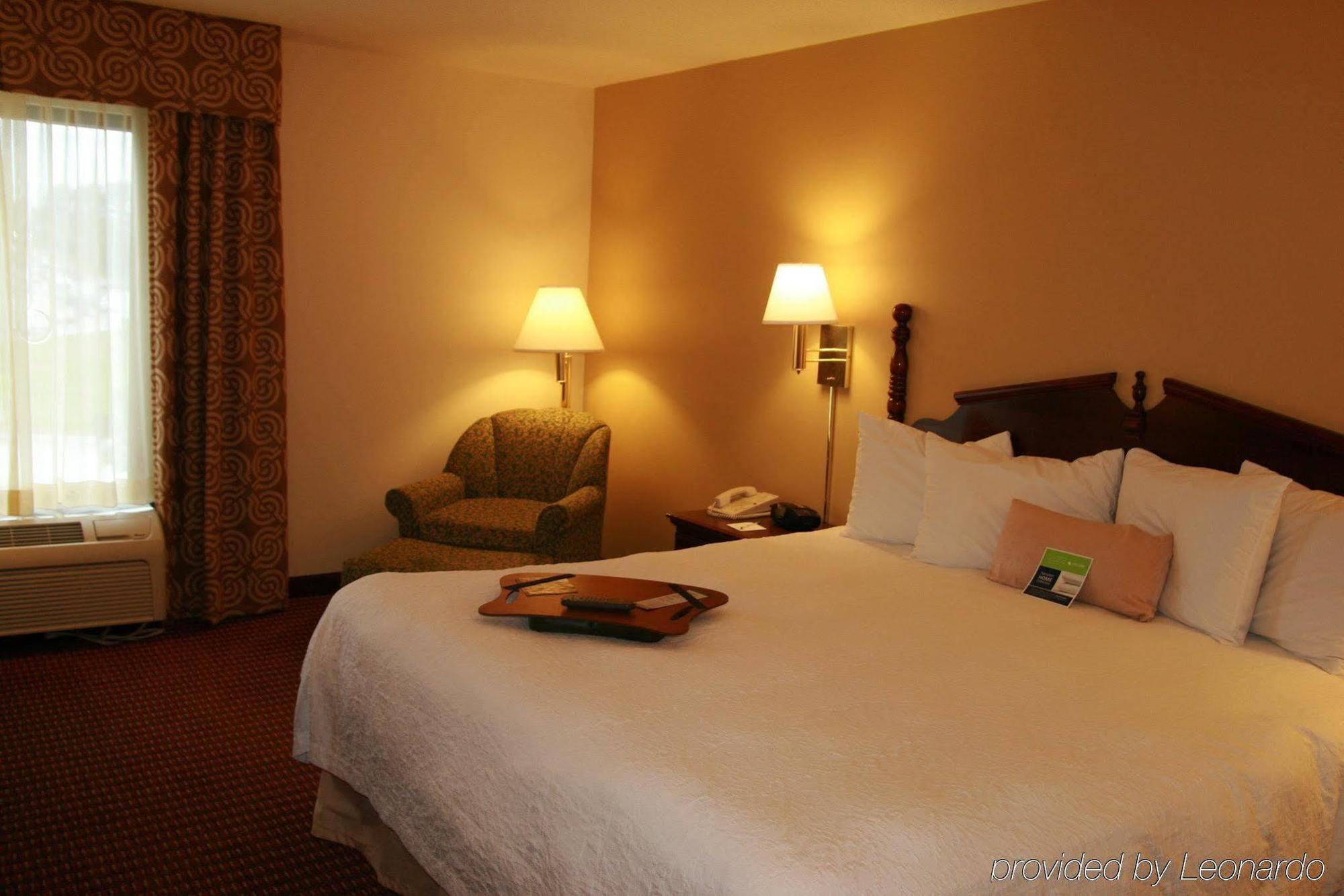 Hampton Inn Коньєрс Екстер'єр фото